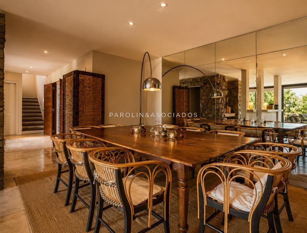 Exclusiva casa en Venta, 4 dormitorios