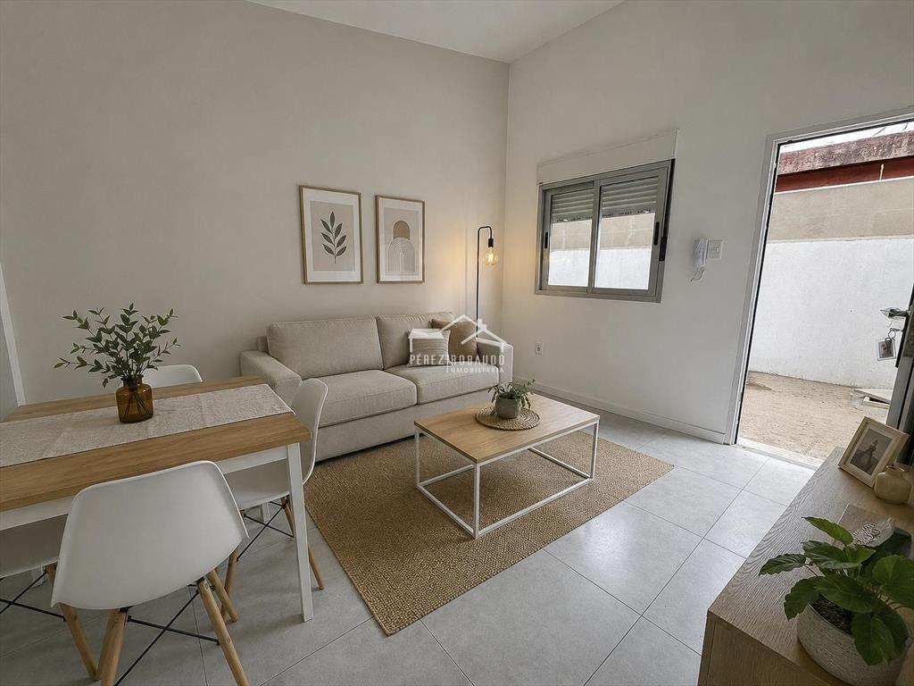 Venta apartamento de 1 dormitorio, planta baja- Carrasco No