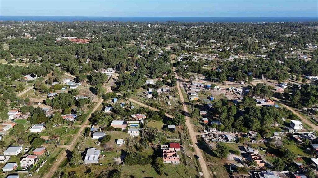VENTA TERRENO CON CASA A TERMINAR PINAMAR NORTE