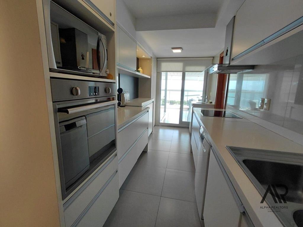 Apartamento en venta c/ cochera en Playa Mansa