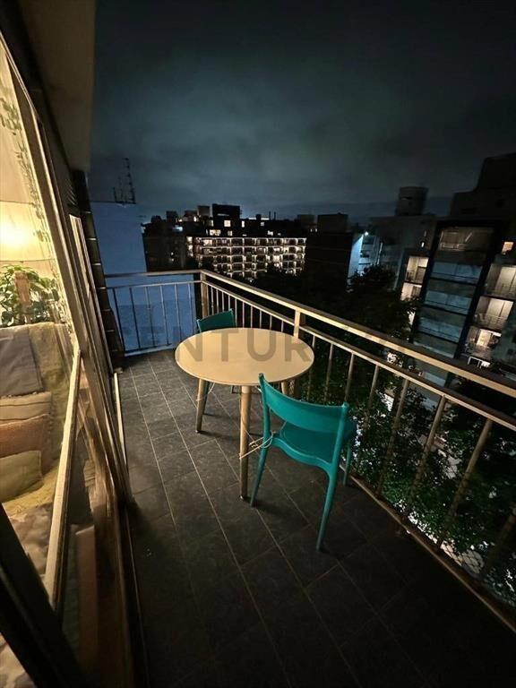 Apartamento Pocitos, 3 Dormitorios c/ Renta - Balcon y vi...
