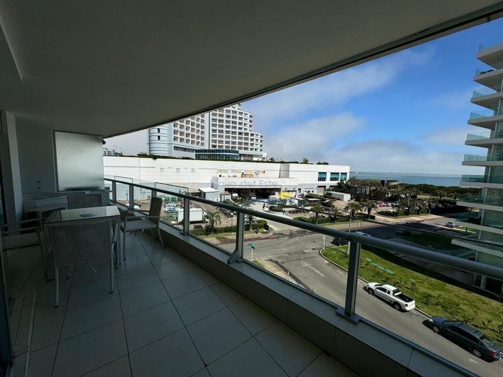 Moderno apartamento en a pasos de la Mansa