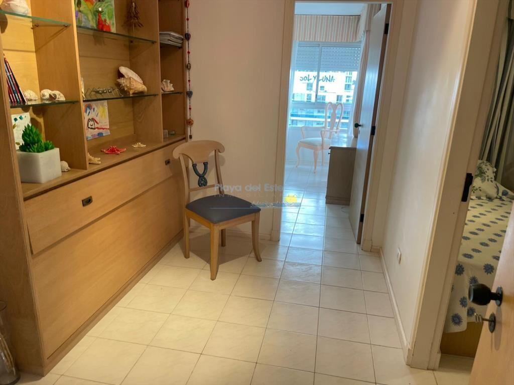 Apartamento de 2 dormitorios en Edificio Long , ,