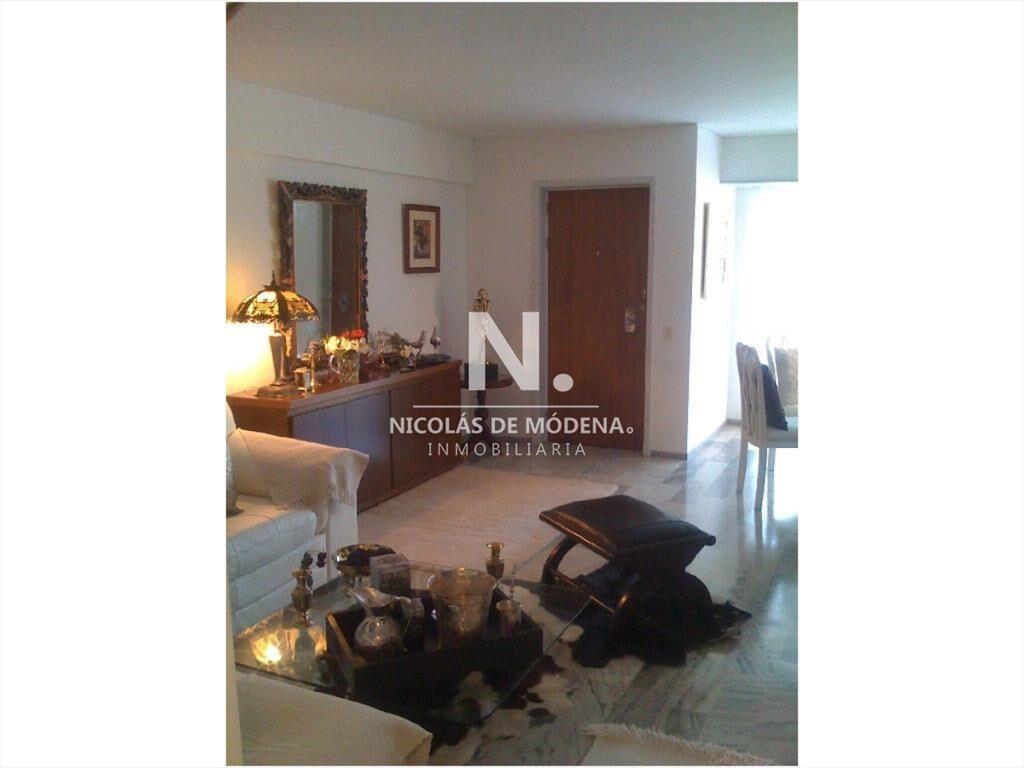 En venta apartamento de 3 dormitorios en Punta