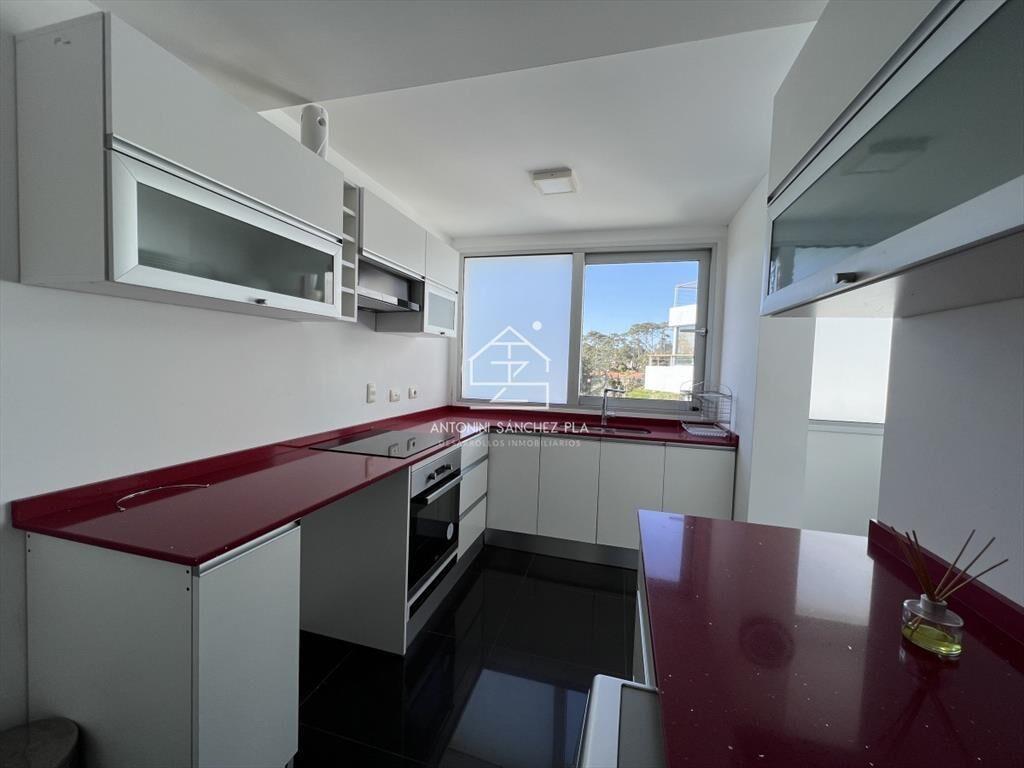 Hermoso apartamento en venta 4 dormitorios. Frente al mar P