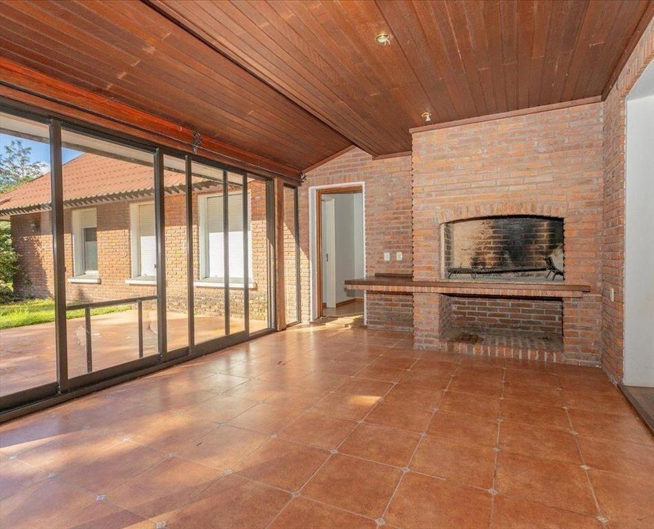 Venta de Casa en Barrio Privado Carmel, 4 dormitorios y ser