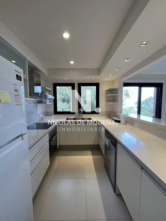 Impecable departamento, comodo e iluminado.