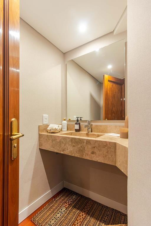 Venta apartamento con jardin en Carrasco Sur