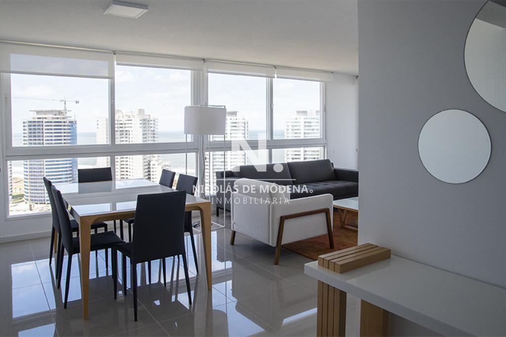 Departamento en torre de categoría.