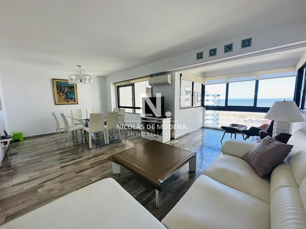 Apartamento en venta de 3 dormitorios en Playa ,