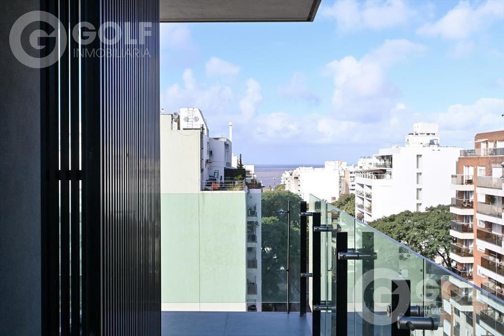 Venta de Penthouse de 3 dormitorios y terraza en Punta Carr
