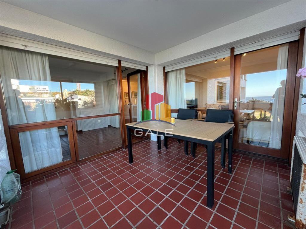 Frente al mar con vista, amplio apartamento