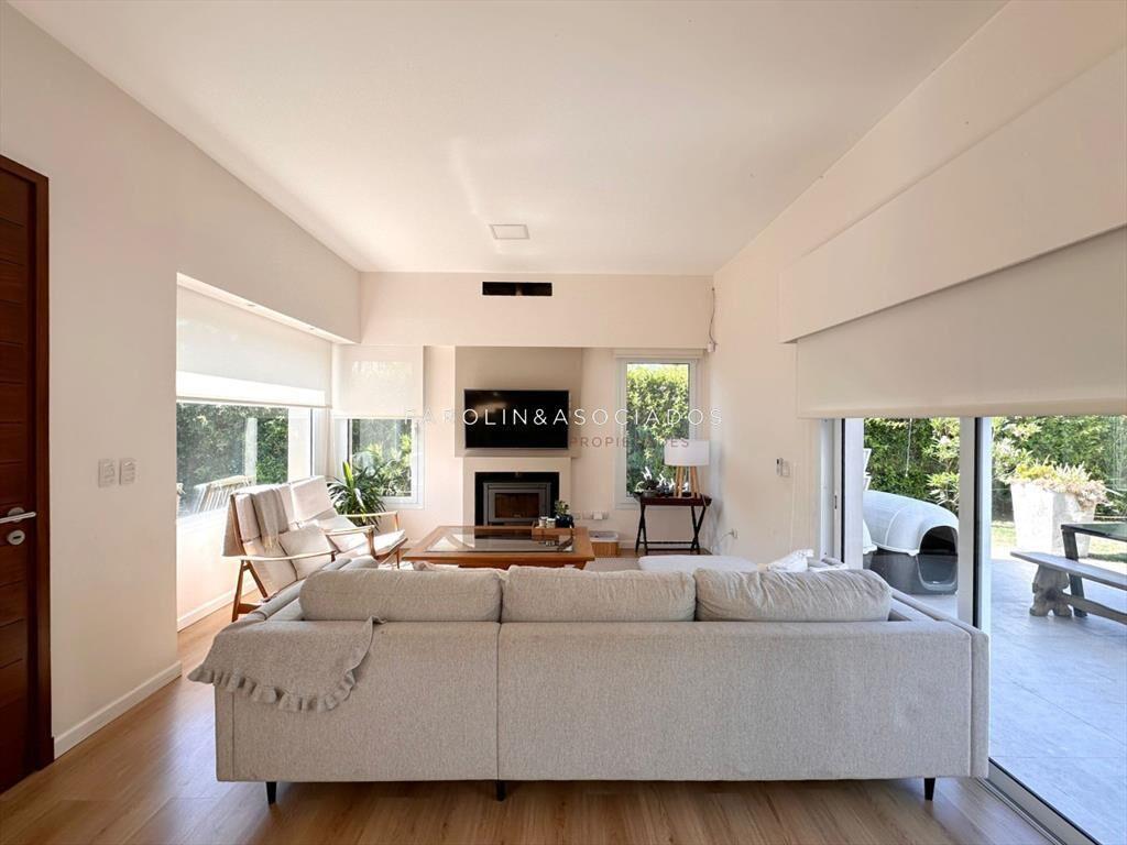 Casa En Venta de 4 Dormitorios En Jardines De Cordoba, Punt