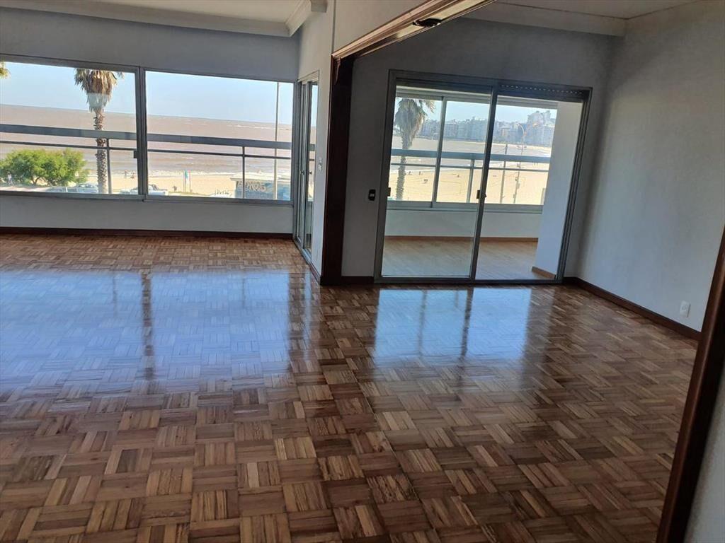 Rambla Republica del Perú esq Buxareo, 193 m2 , gge x2 , re