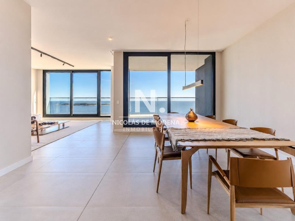 Exclusivo Apartamento Dúplex de 4 dormitorios en