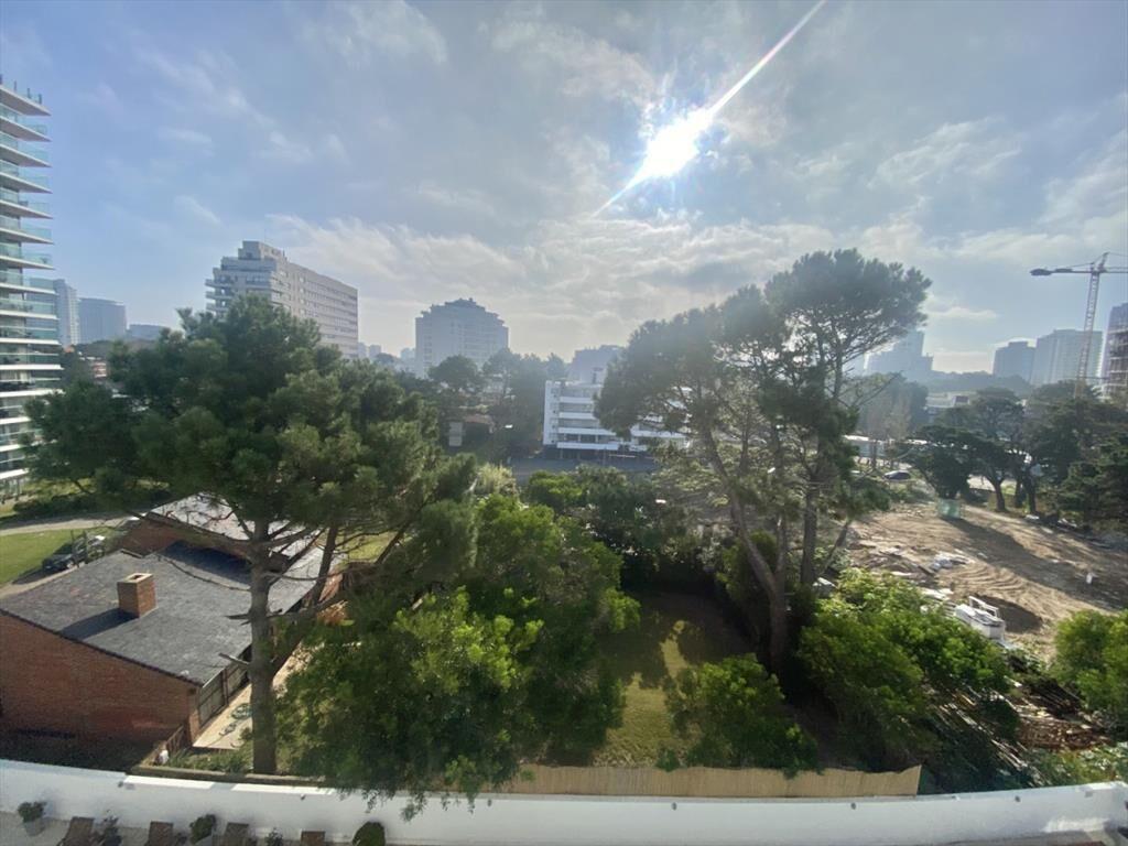 VENTA DE APARTAMENTO 2 DORMITORIOS  Y SERVICIO -