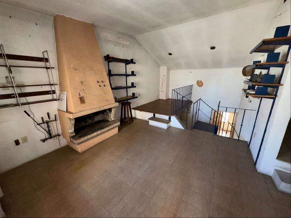CASA EN ALQUILER POCITOS, REQUIERE REPARACIONES
