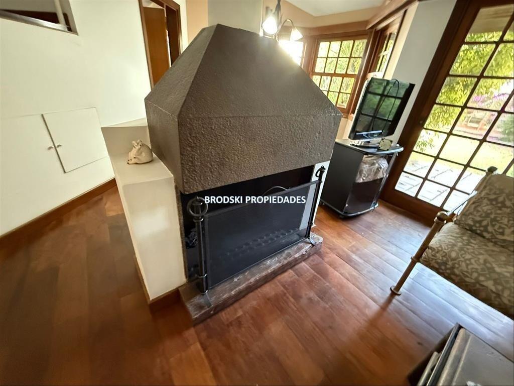 POCITOS NUEVO VENTA DE CASA 4 DORMITORIOS, ESTAR, JARDIN