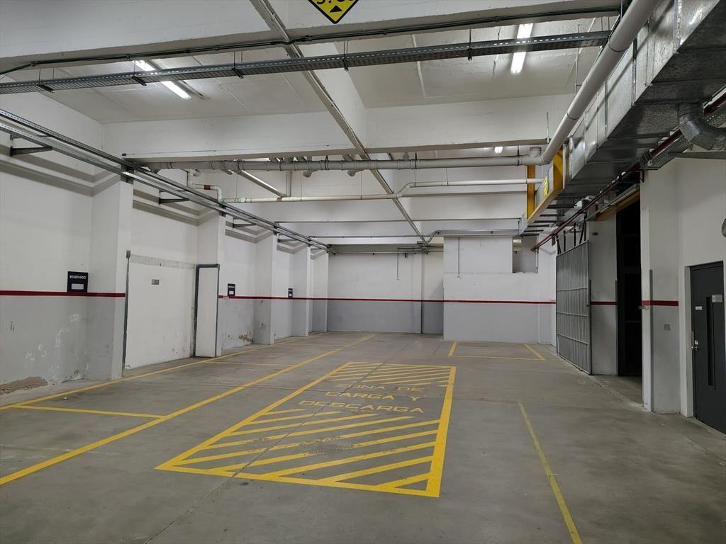 ALQUILER AGUADA OFICINAS DEPOSITO GARAGE 2130M2