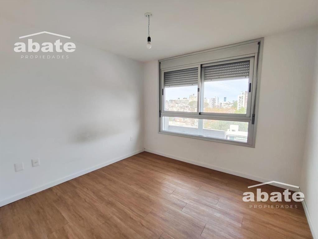 Venta Apartamento 3 dormitorios. Piso 5. Luminoso. Con rent