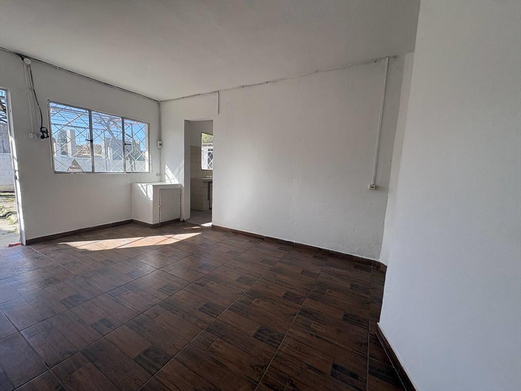 Alquiler - Casa con dos dormitorios, parrillero y patio en N