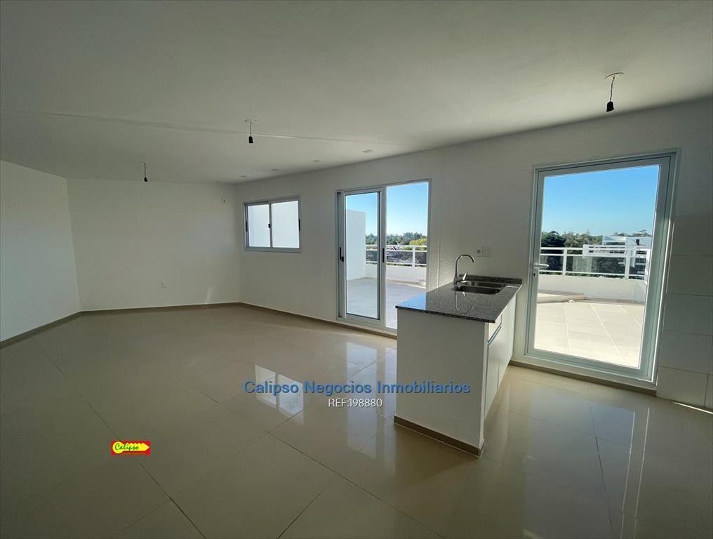 Venta con renta - Atlántida- Apartamento - 2 dormitorios -P