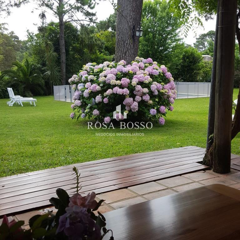 Excelente casa en alquiler en zona residencial!!! Consulte!