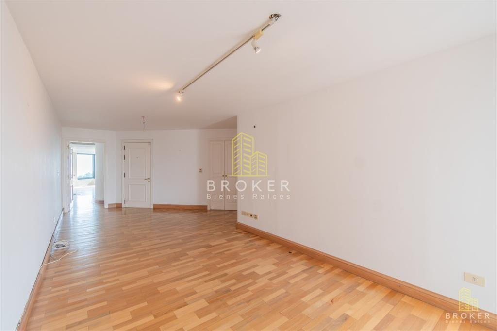 Penthouse de 4 dormitorios en Golf Punta Carretas