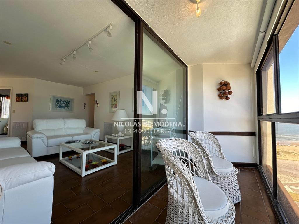 Apartamento de 2 dormitorios en Venta , Playa ,