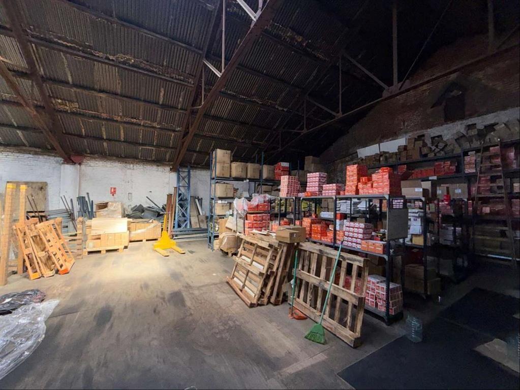 ALQUILER Local Comercial 950m2 sobre Av. Garibaldi en Goes