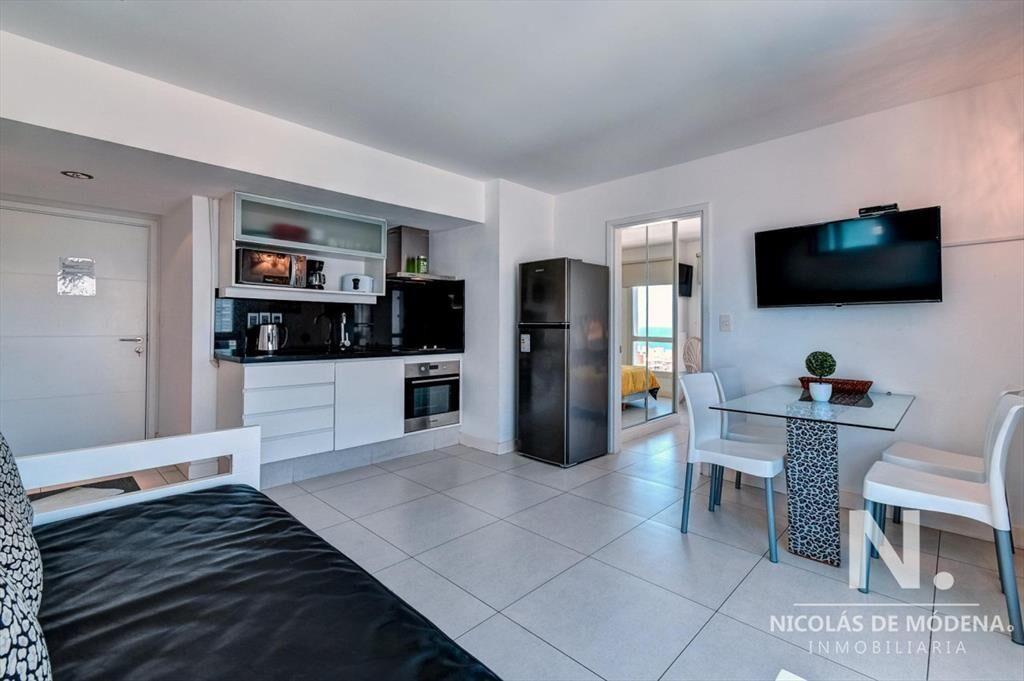 Venta de apartamento céntrico de un dormitorio con servici