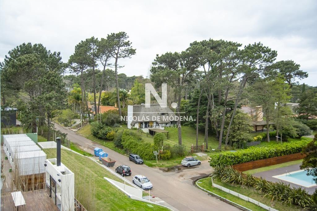 Apartamento en venta y alquiler. Playa Mansa 2