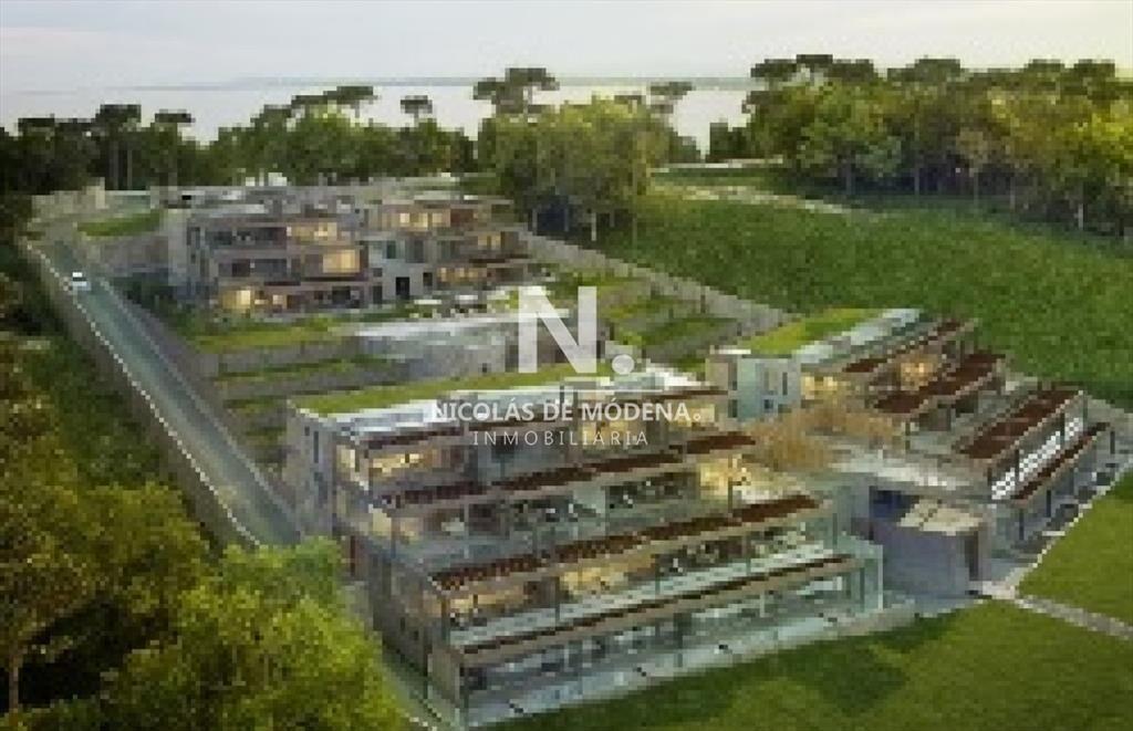 Vende Exclusivo apartamento de 3 dormitorios con