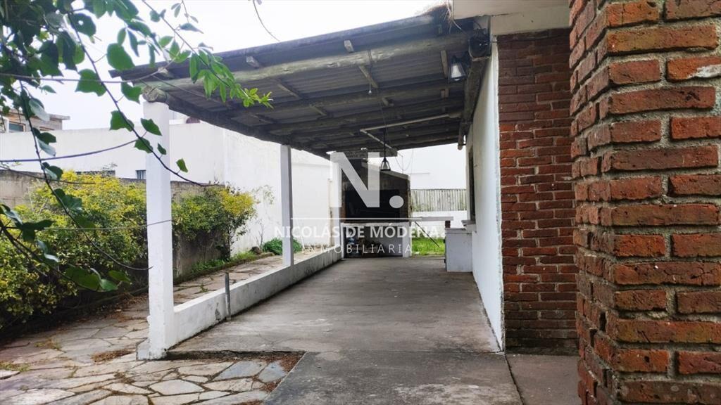 Vende casa de 4 dormitorios, con parrillero en