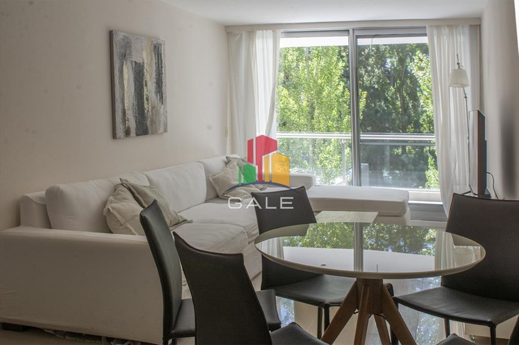 Apartamento en Venta de 2 dormitorios en Punta del Este Sob
