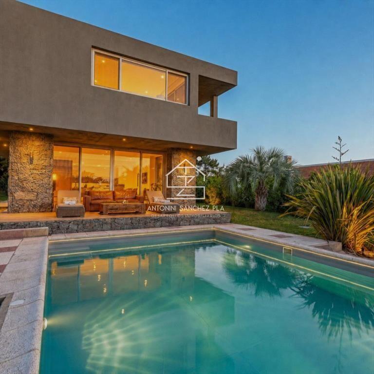 CASA EN VENTA A 50M DEL MAR