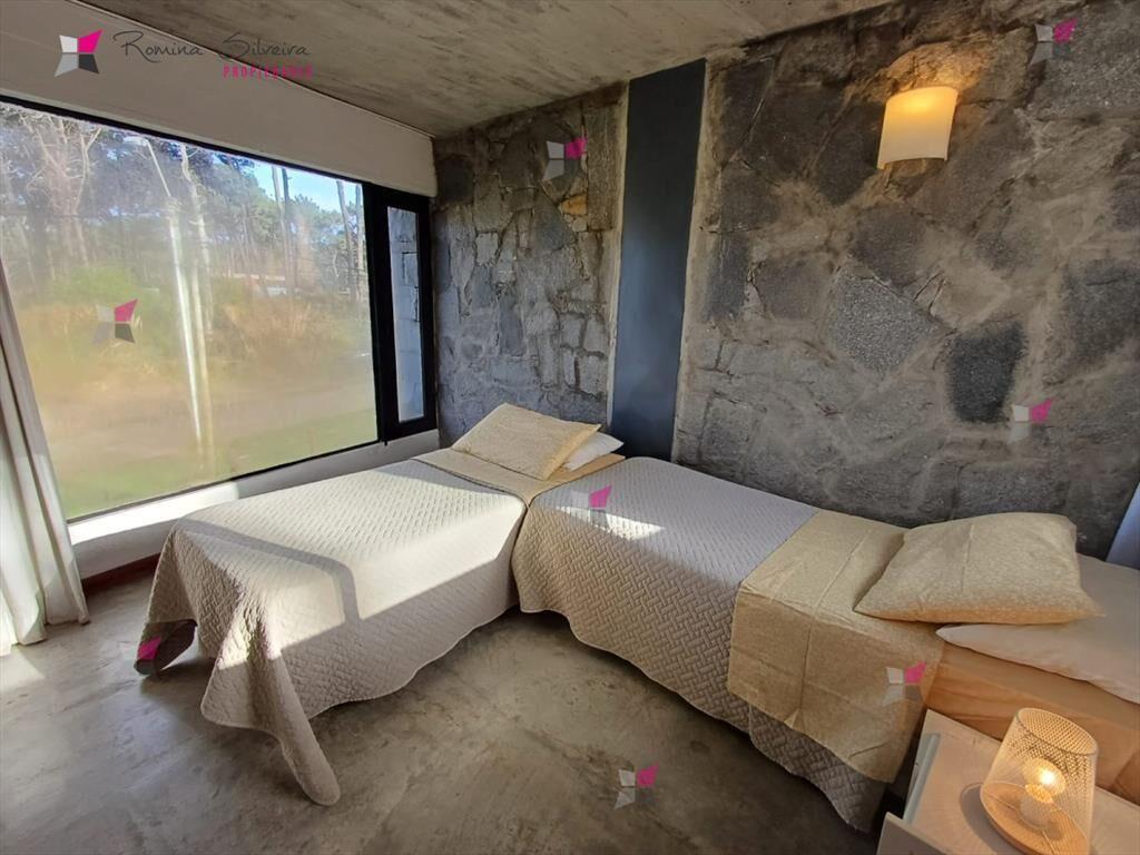 Casa en Montoya, 3 dormitorios y dependencia completa