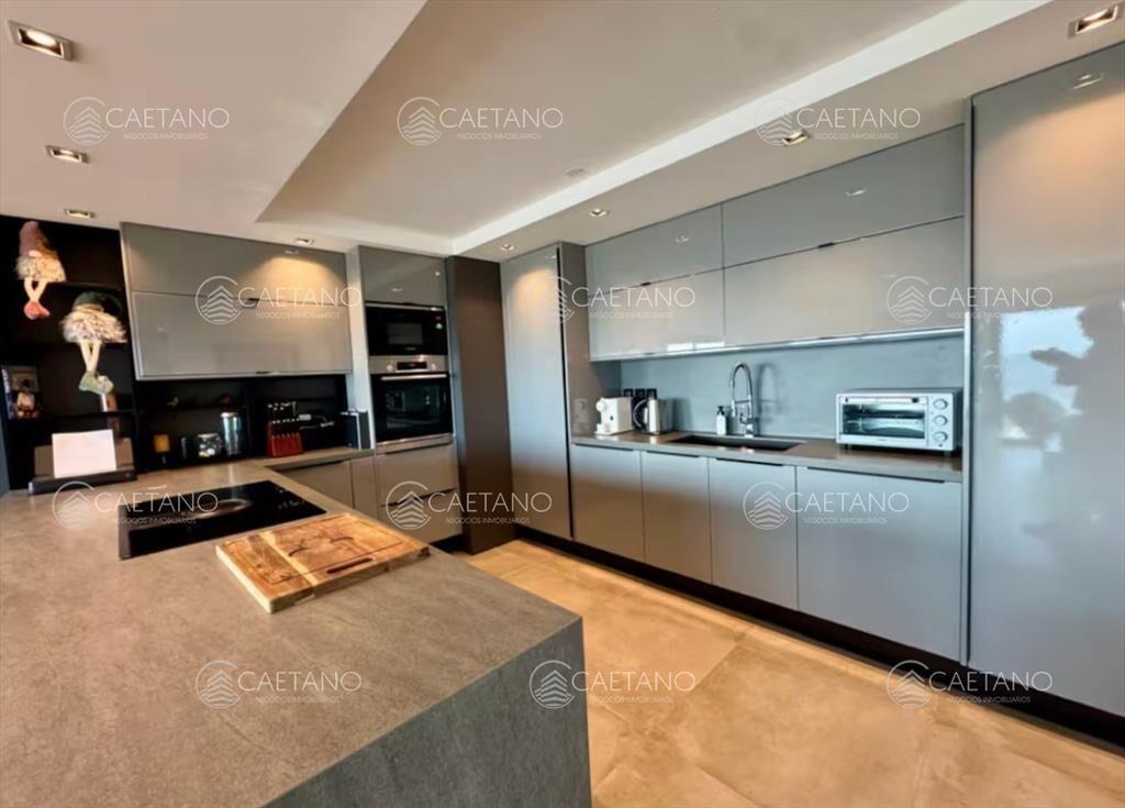 Venta apartamento 4 dormitorios - Malvin,