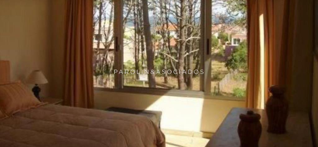Casa en venta de 5 dormitorios, La Barra-Punta del Este