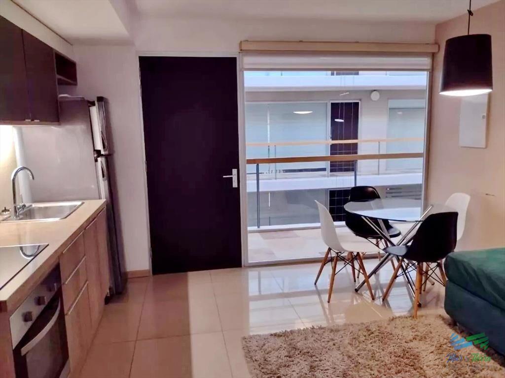 Vendo apartamento a 1 cuadra del puerto, edificio