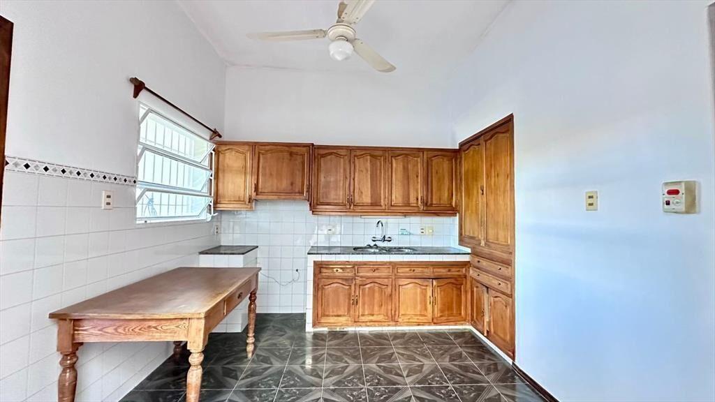 VENTA CASA CENTRICA CON GARAGE