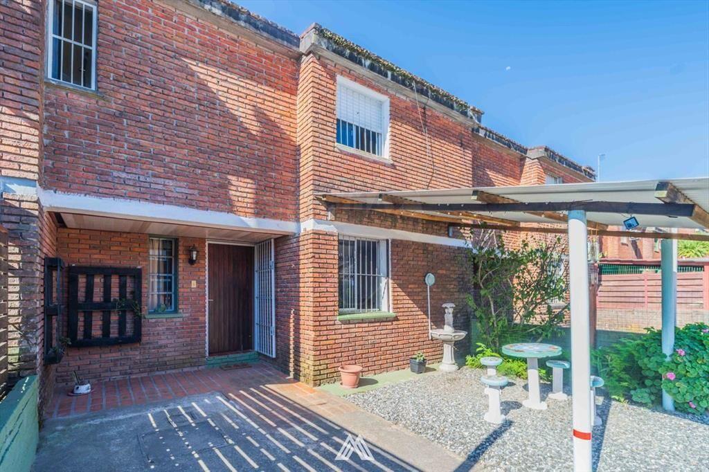 VENTA CASA DUPLEX 3 DORM PROGRESO CON RENTA