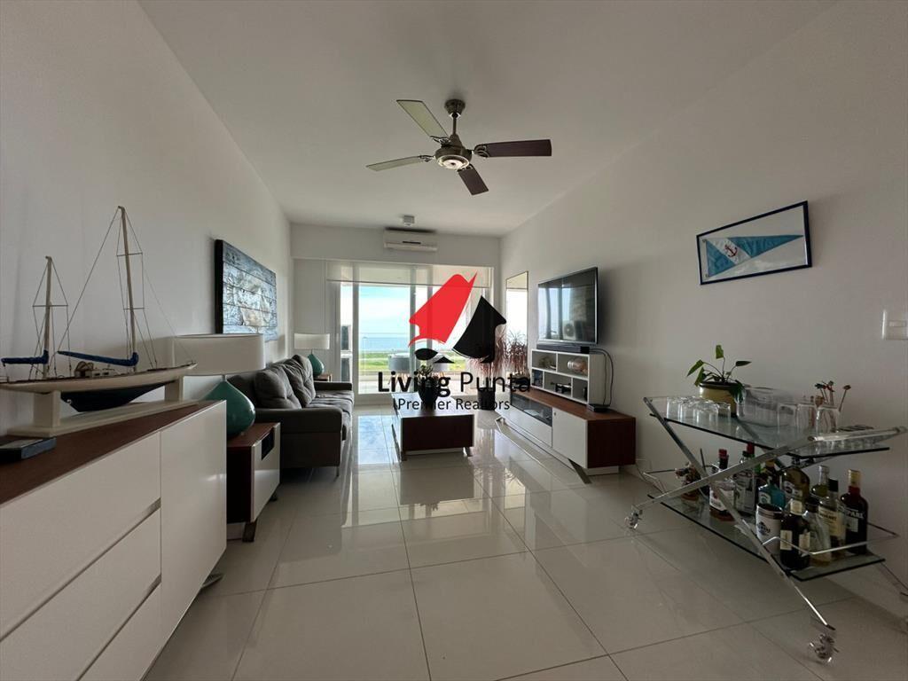 Vende departamento en Azure tower, playa mansa de