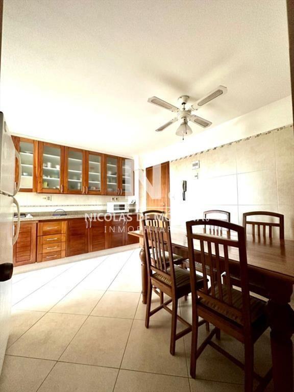 Departamento de 4 dormitorios en venta, amplios