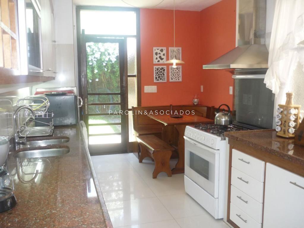 Muy linda casa de 5 dormitorios en venta en Punta