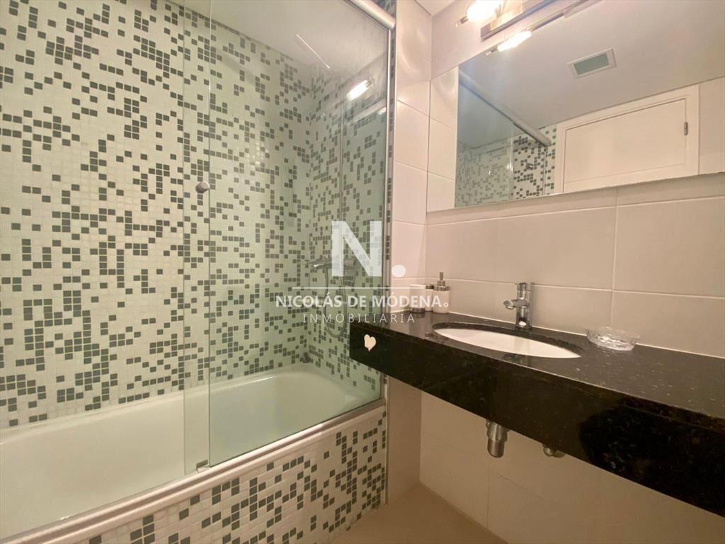 Comodo apartamento de 3 dormitorios en torre de categoria e