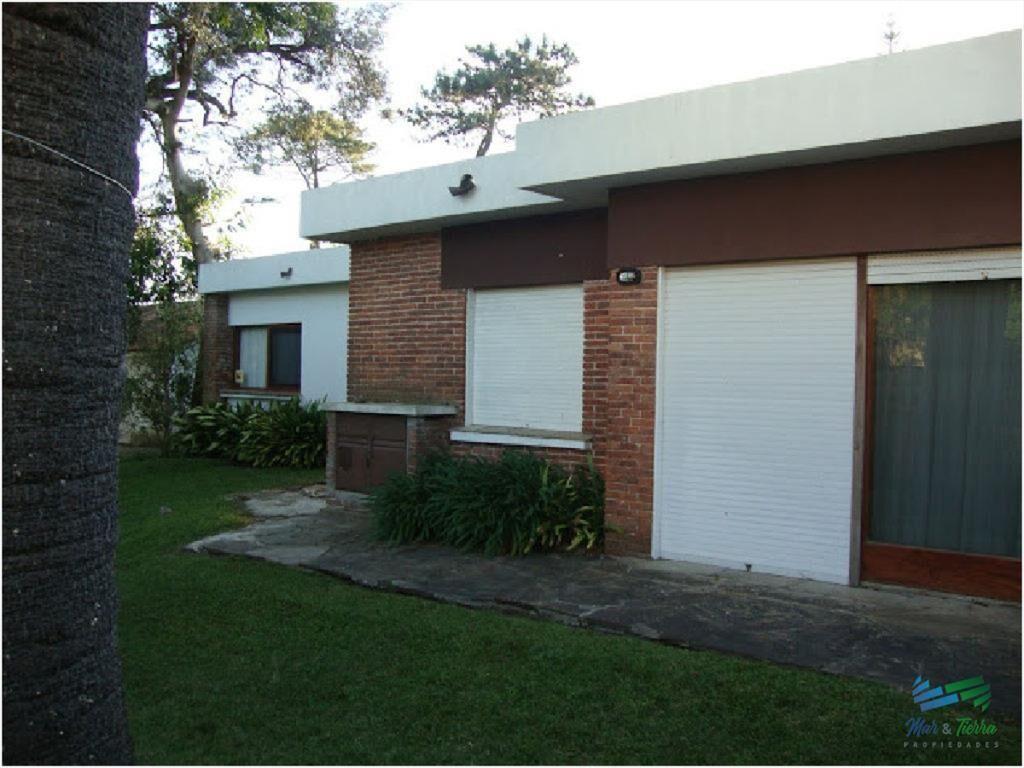 Alquilo casa de 4 dormitorios por temporada eb la
