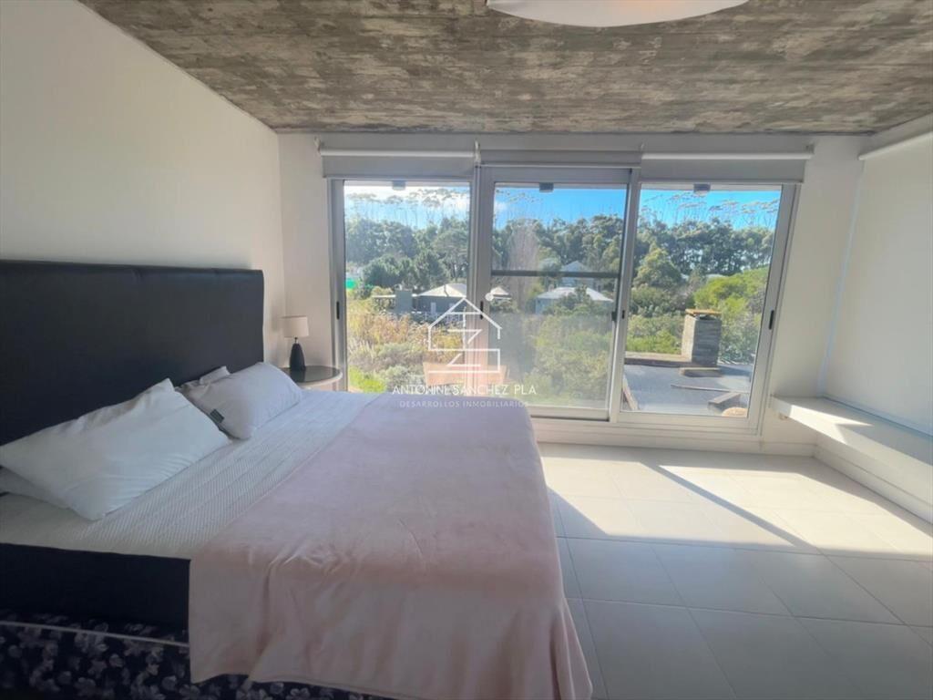 CASA EN VENTA DE 3 DORMITORIOS EN SUITE EN SAN A