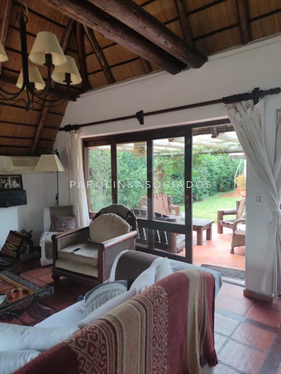 Oportunidad - Hermosa Casa en venta de 3 dormitorios en Pin