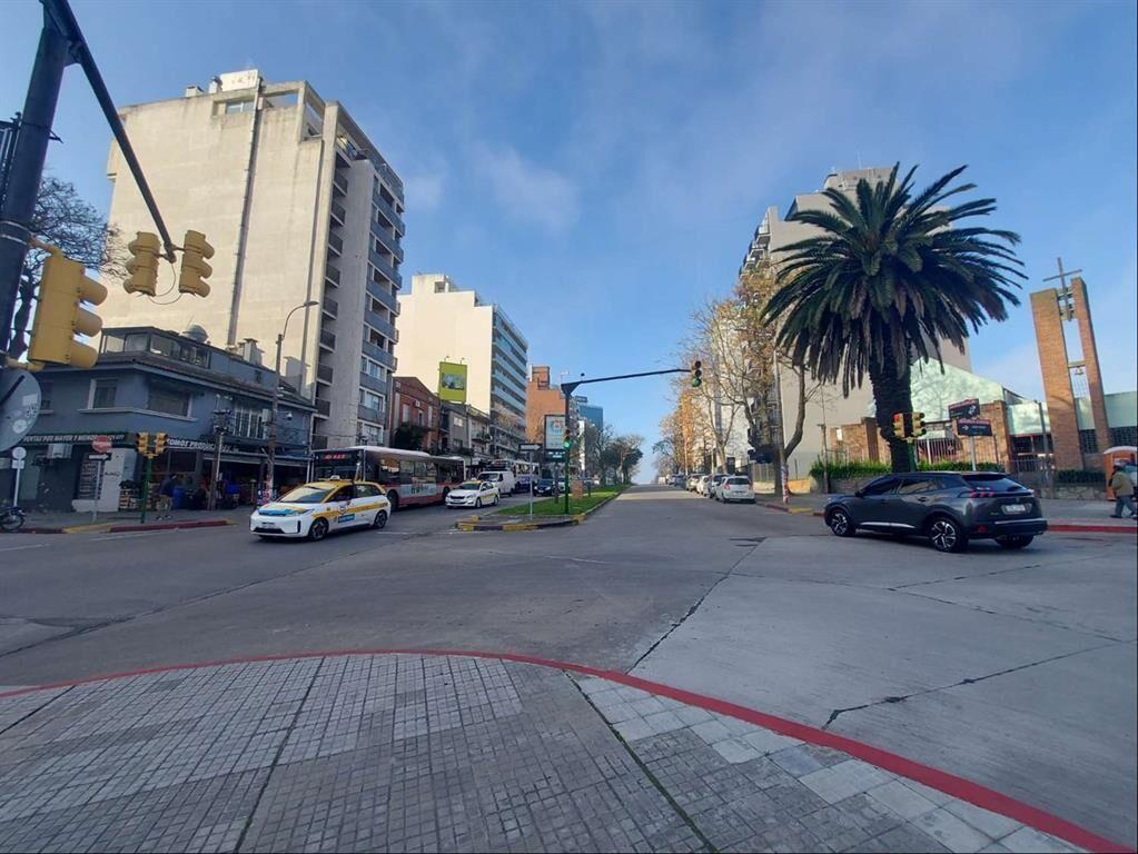Alquiler apartamento con muebles 3 dormitorios, 2 baños, pa